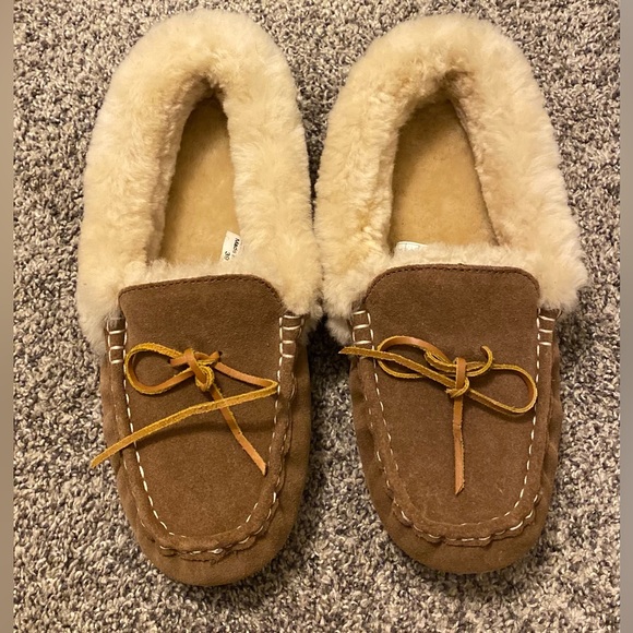 Slippers - Picture 3 of 9